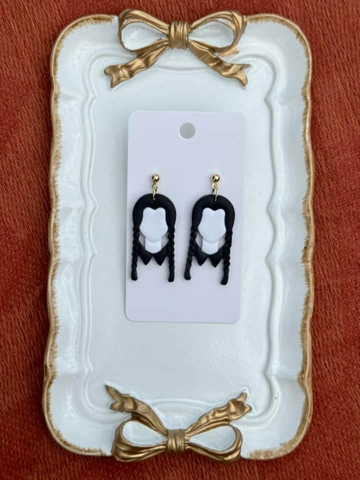 Wednesday Dangling earrings