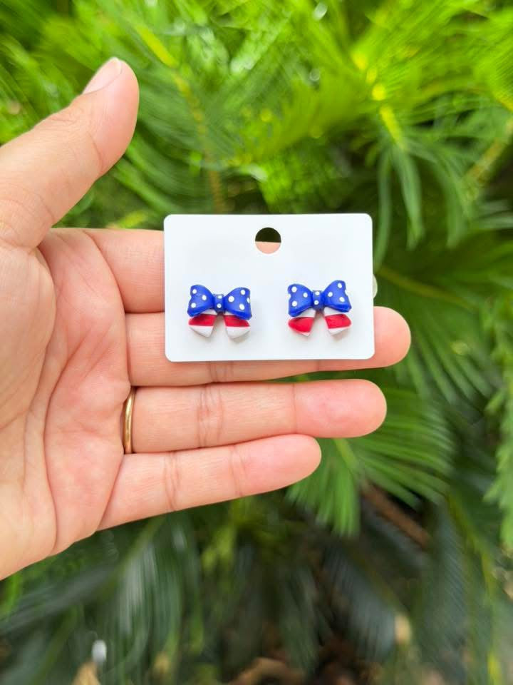 Flag bow stud earrings